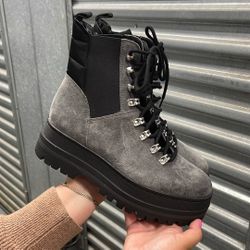 Women’s Marc Fisher Plune Lace Up Boots Size 8.5 