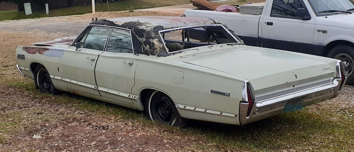1967 Mercury Parklane Body . Was Driven From 67 To 74 Then Engine Fire And Parked Ever Since. Excellent Straight Lines! Would Make A Nice Restoration