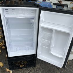 Small Refrigeratot