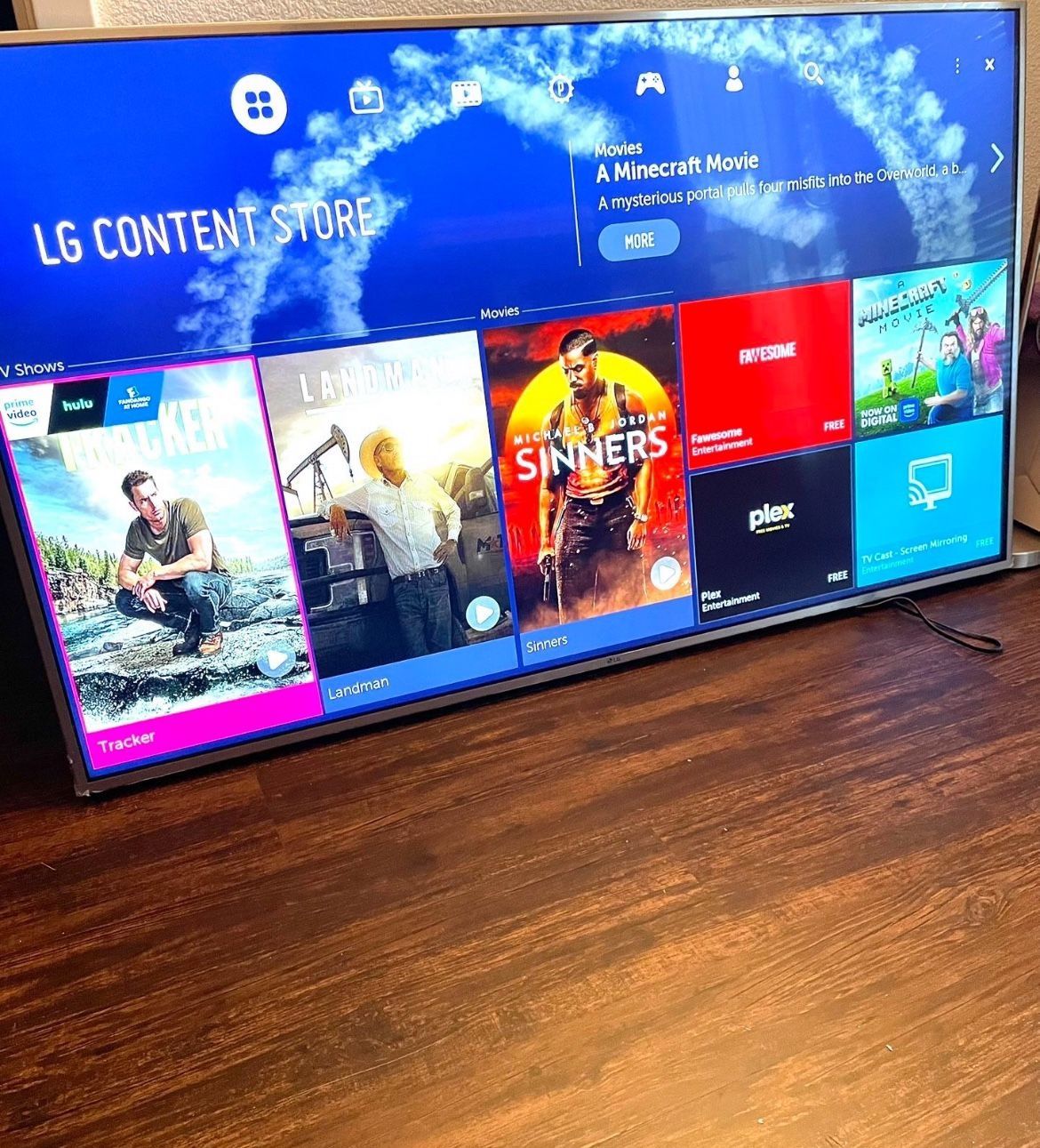 60”LG webOS 4K 2160p UHD Smart TV Model 60UH7700