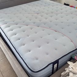 Posturepedic King Size Mattress With Adjustable Base To Lift And Tilt Mattress