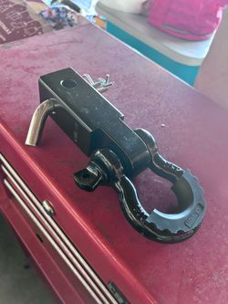 Recovery Hitch Receiver with D-Ring Shackle