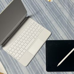 📱 iPad Pro 11” (4th Gen, Wi-Fi, 128GB, Silver) + White Magic Keyboard + Apple Pencil 2 – Like New