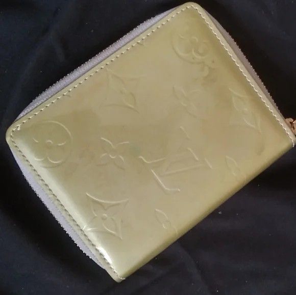 LOUIS VUITTON lv leather VERNIS COMPACT ZIPPY WALLET mini light green gold