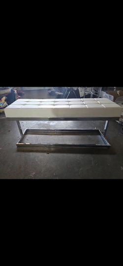 Set Leader Bench And 2 Night Stand With Drawer