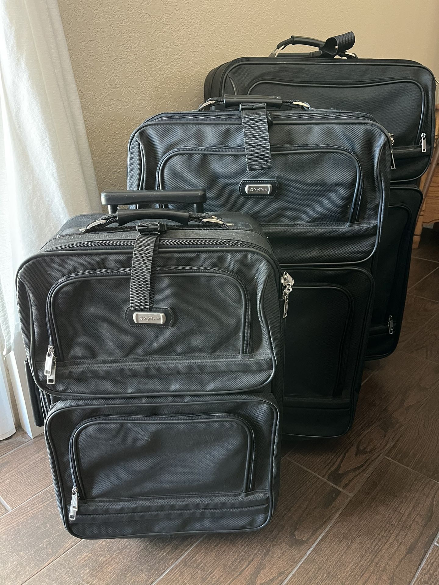 3-PC SKYLINE LUGGAGE SET