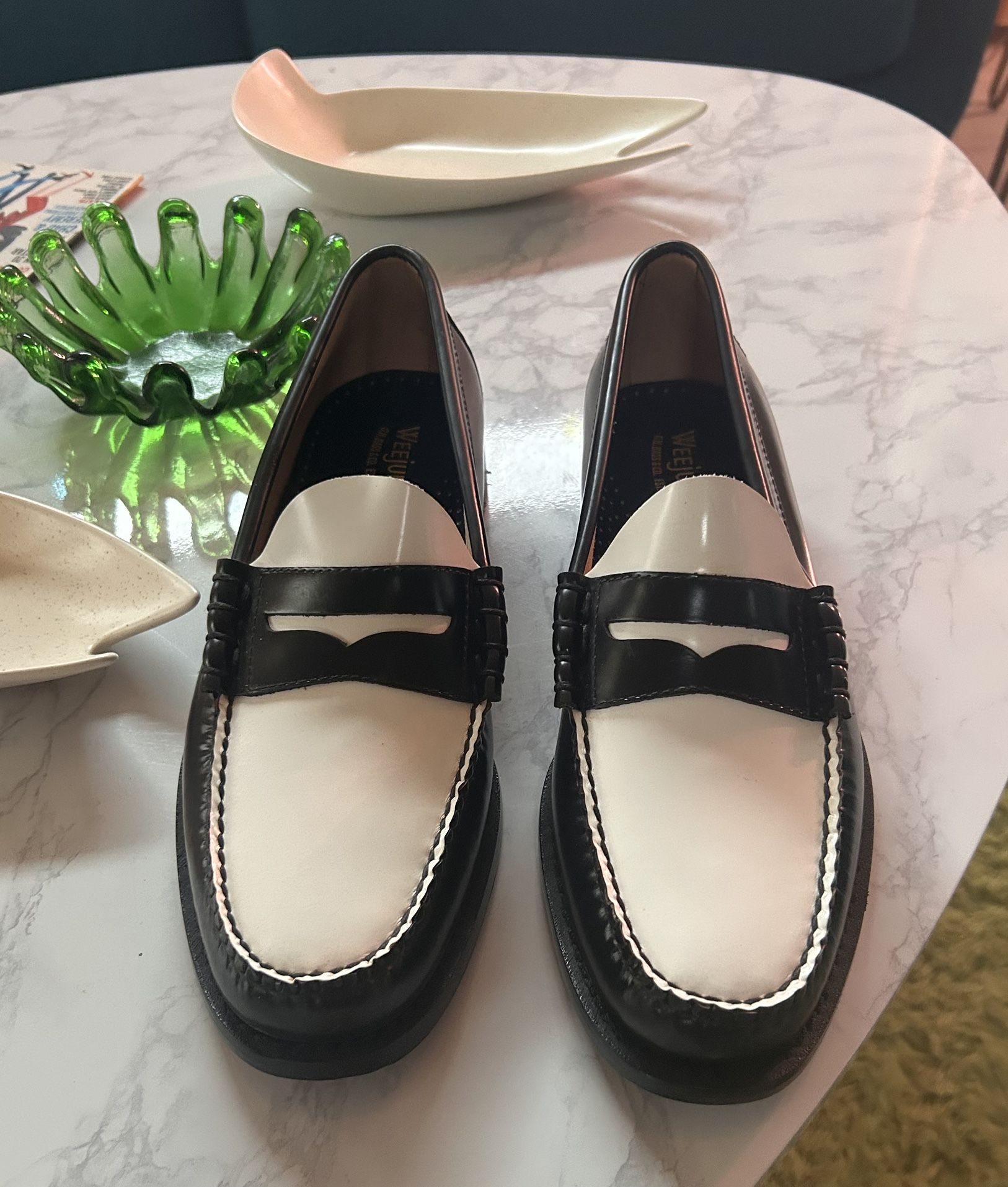 Bass Weejuns Leather Loafer Size 9 M