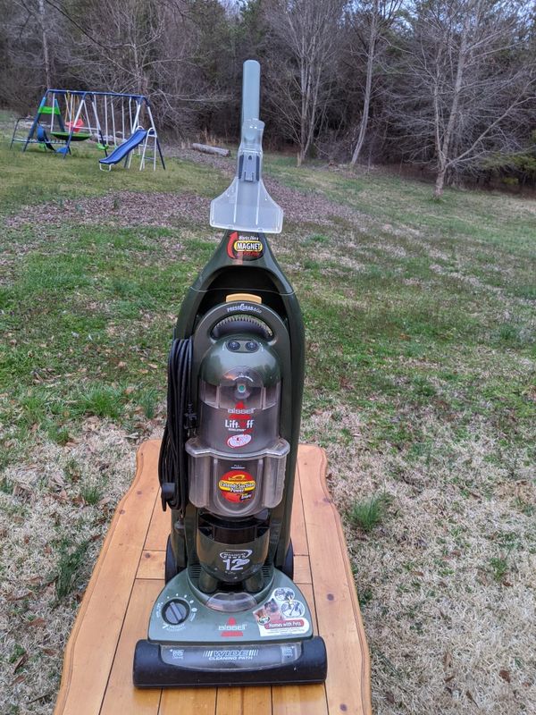 Bissell lift away vacuum for Sale in Greenville, SC OfferUp