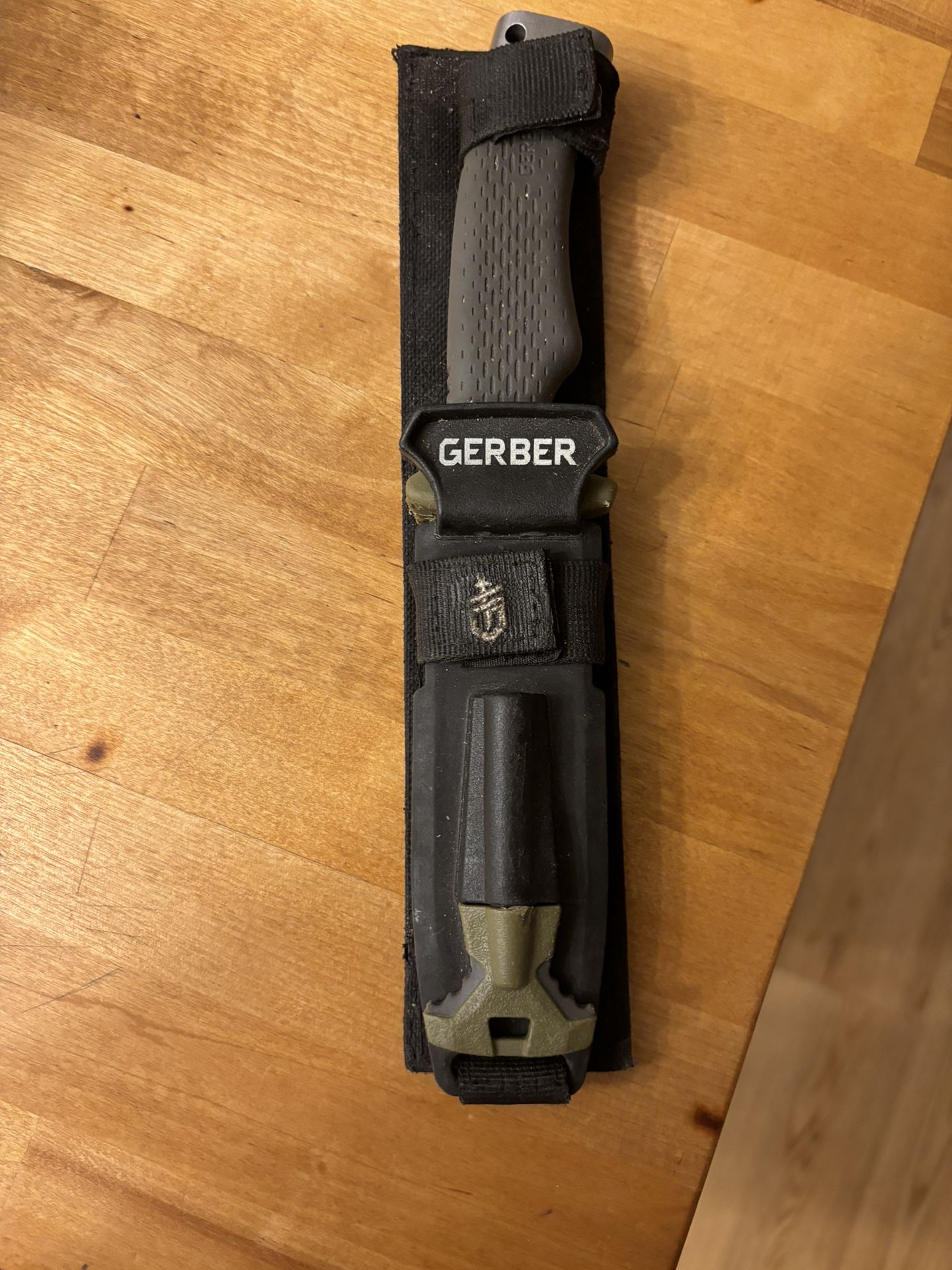 Gerber With Sharpener And A Carrying Case 
