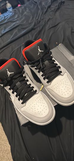 Low top dunks size 10