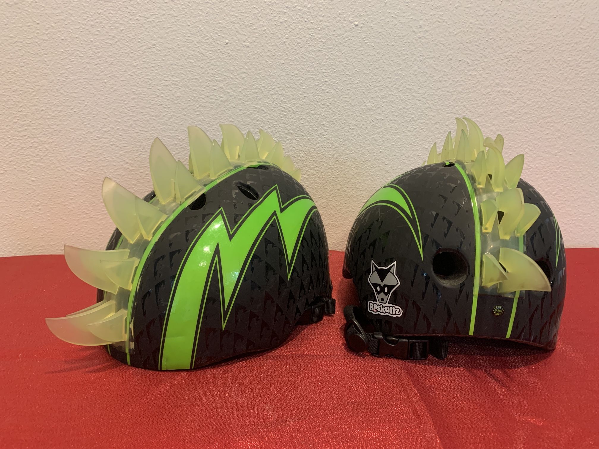 Set of 2 kids Raskullz helmets - Mohawk Green & Black - Simi Valley
