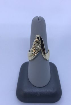 V Shaped Solid 14kt Gold Ring Estate Jewelry