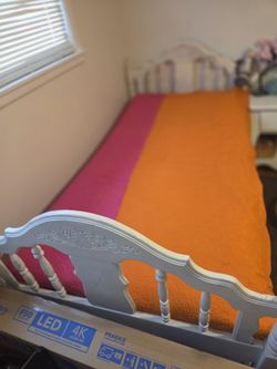 Trundle Bed For Sale 75.00 Cash Or Zelle Excepted