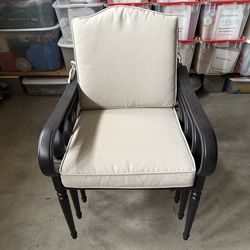 Patio table/4 chairs