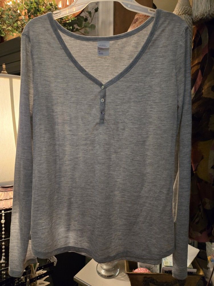 Ladies Medium Stars Above Long Sleeve Tee