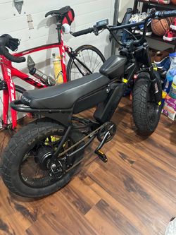Like new 71, miles Macfox X7 dual battery (70 mile range)