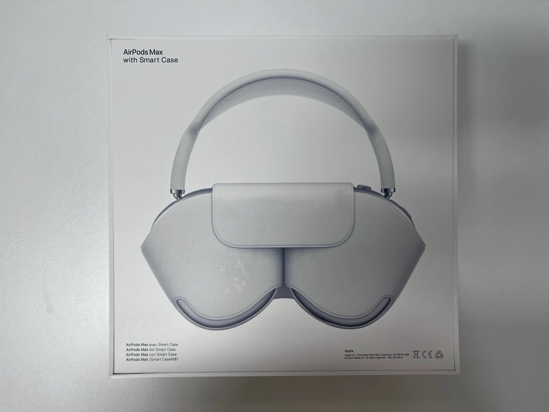 White / Silver Apple AirPods Max
