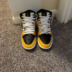 Air Jordan 1 Mid “Yellow Ochre”