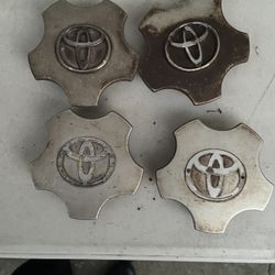 Toyota 01-05 Center Rim Caps 