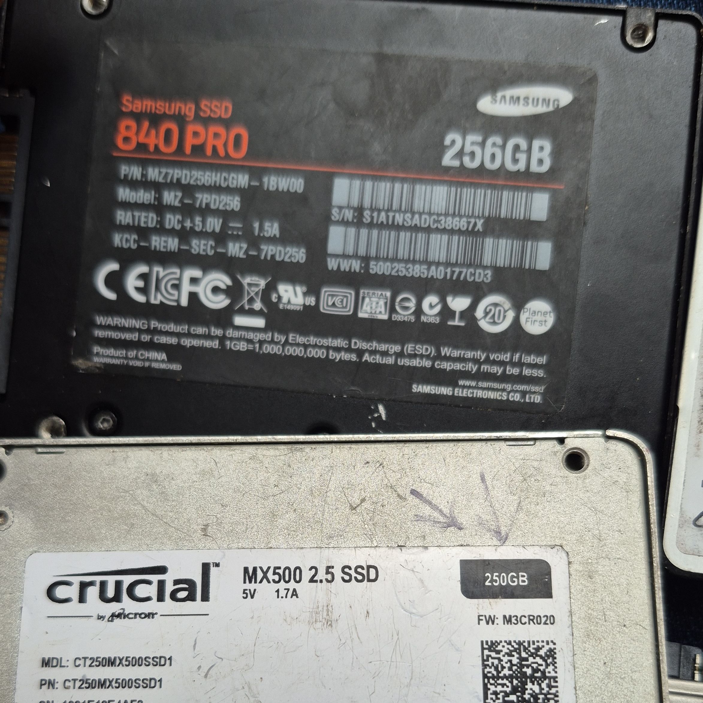 Samsung 840 PRO and Crucial MX500 256GB SSDs