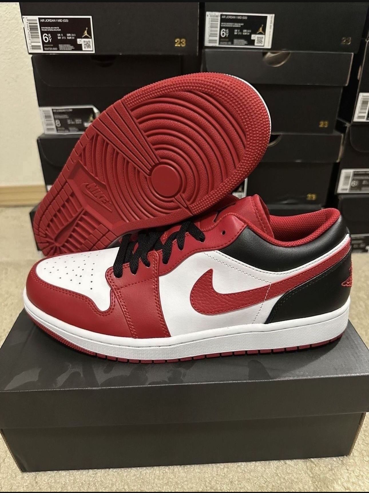 Nike Air Jordan 1 Low Bulls Reverse Black Toe 553558-163 Size 10.5 Brand New