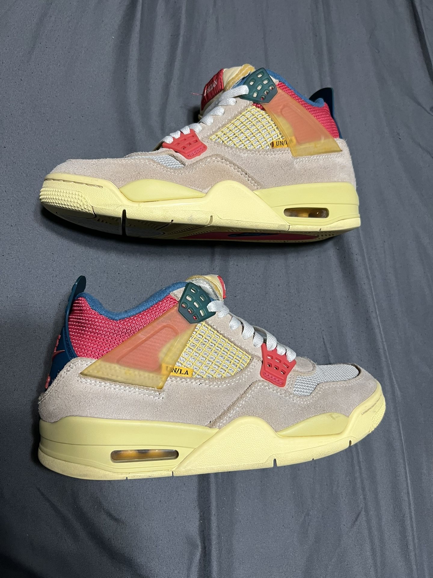 Size 7 Air Jordan 4