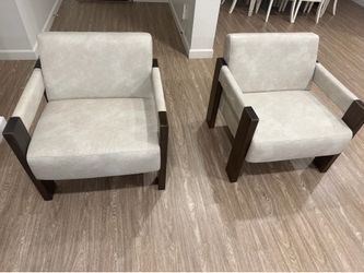 Two pairs of chair Ashely furniture