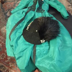 HANDMADE DOLL DRESS  w/ FELT HAT