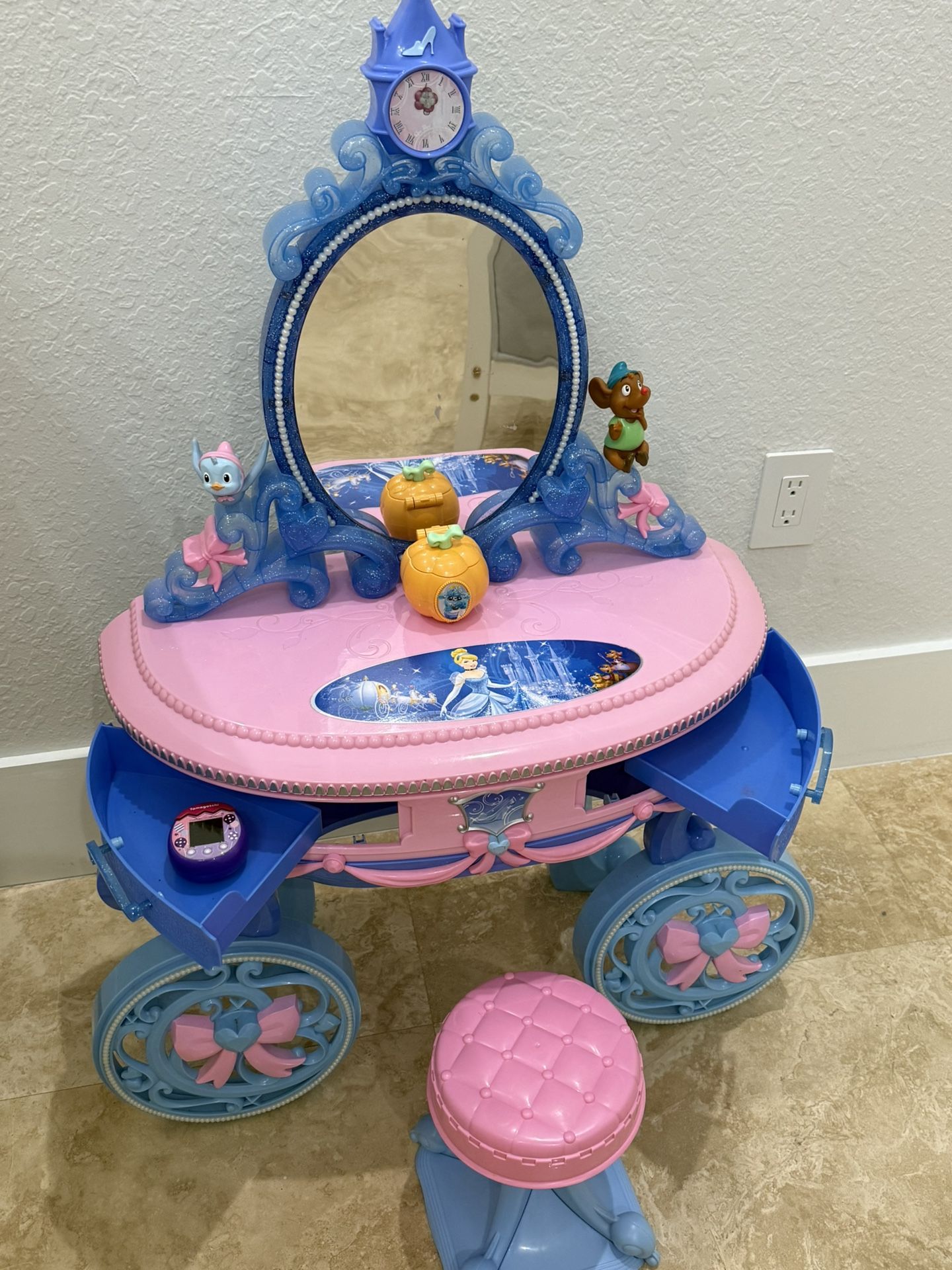 Cinderella Vanity With Stool