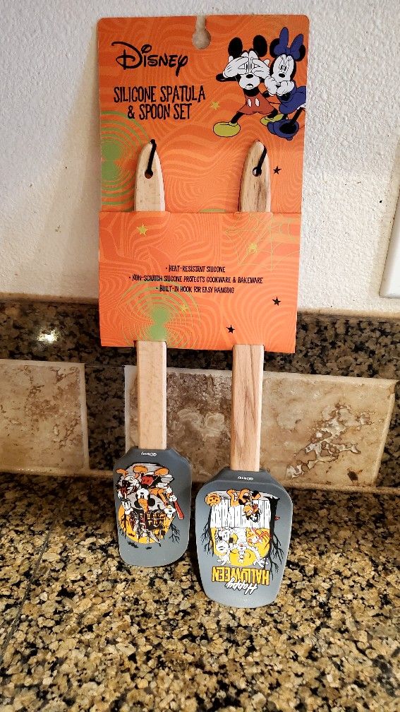 Disney Halloween Baking Utensils 2pk