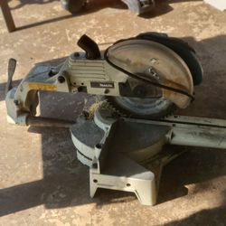 Chop saw. Works great. Used.
