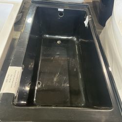 Acrylic Tub Freestanding Tub Bathtub 60” x 30” $299  Luke’s liquidations warehouse Address:  2434 N Forsyth Rd, Suite A, Orlando, Fl, 32807 Open  Mond