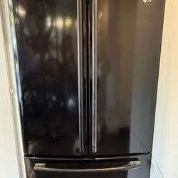 Lg Refrigerator Like New 33x68