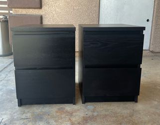 2 Modern Nightstands