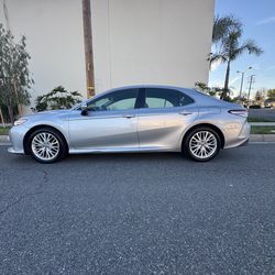 2018 Toyota Camry hybrid XLE