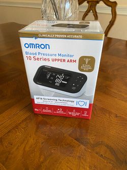 Like New Omron 10 Series Blood Pressure Monitor