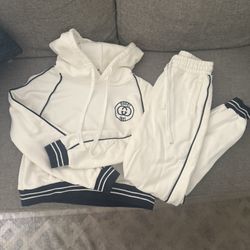 Women’s Sweatsuit 