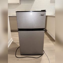 Stainless Steel Mini Fridge, Top Freezer - Chandler Dr - Like New - Bowling Green, KY