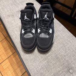 Jordan 4 Black And white Size US 10