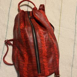Mochila En Tonos Rojos Para Dama 