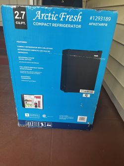 Arctic Fresh Compact Refrigerator 2.7 New