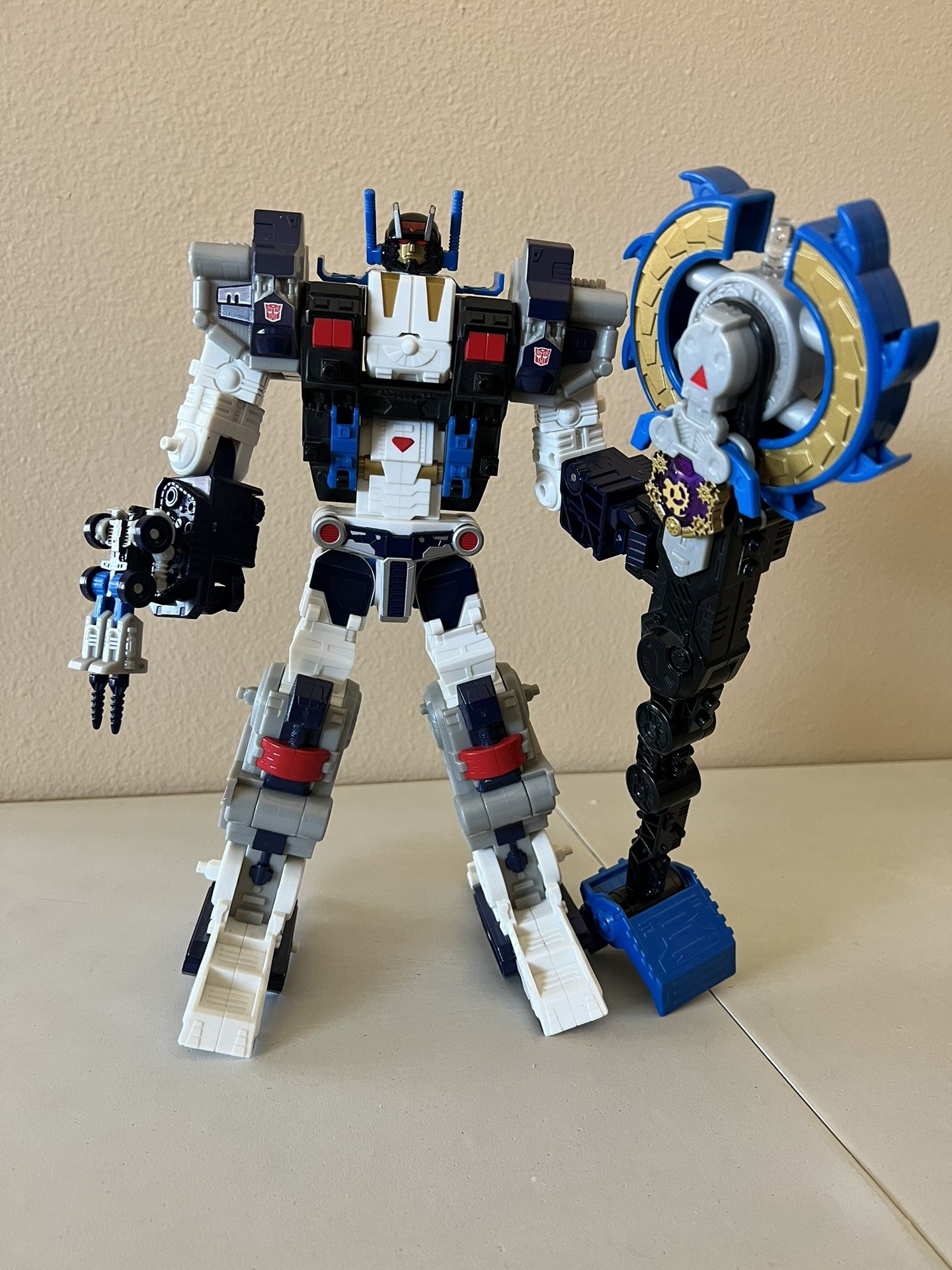 Cybertron Metroplex Transformer