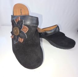 THOM  MCAN WOMENS SANDALS SIZE 9W