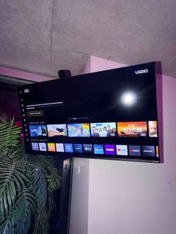 Vizio smart TV With Bluetooth speaker and subwoofer