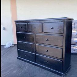 9 Drawer Dresser Assemble