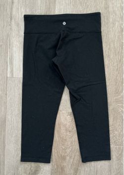 Lululemon Size 8 Black Cropped Leggings Yoga Pants