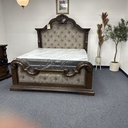 King Bed Solid Wood New Was 1300 Now 999 Grand Opening Furniture, Mattress, and Appliance 0-99 down no credit needed no intrest financing available de