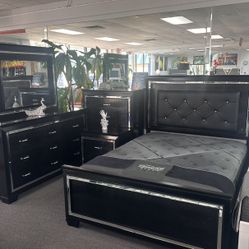 Holiday Special‼️Beautiful Black 5pc Bedroom Set On Sale $1399