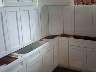 White Shaker Kitchen Cabinets