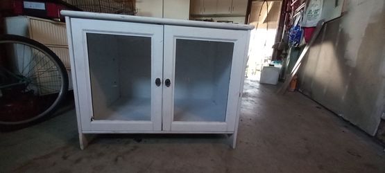 TV CONSOLE